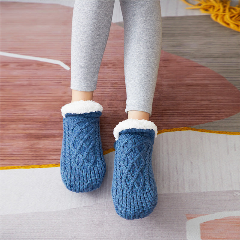 Cable knit slipper socks with sherpa lining