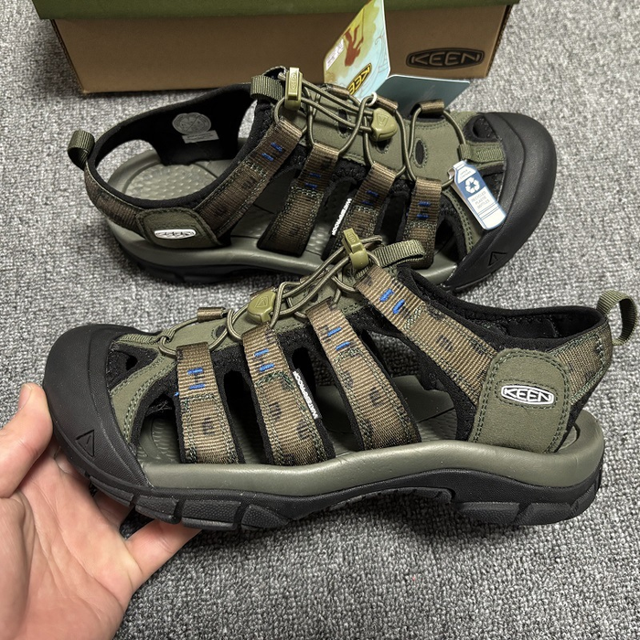 Women's Closed-Toe Sport Sandals with Arch Support
